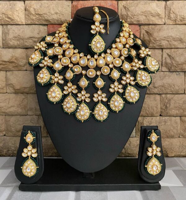 White green bridal jewelry | bridal jewellery | Wedding jewellery