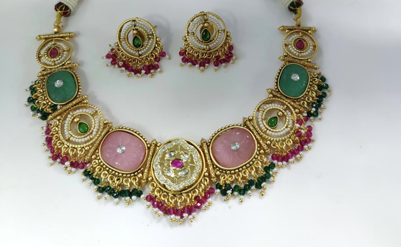 Women Stylish Jewellery Set