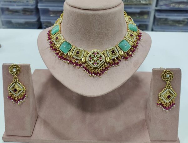 Women Stylish Jewellery Set